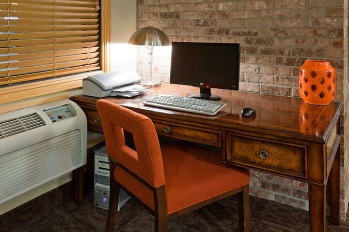 Business Center 23 of 29